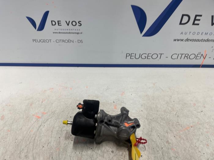 Gebrauchte Kraftstoffpumpe Mechanisch Citroen DS 4/DS 4 Crossback (NX) 1.6 16V THP Racing Preis € 250,00 Margenregelung angeboten von De Vos Onderdelen