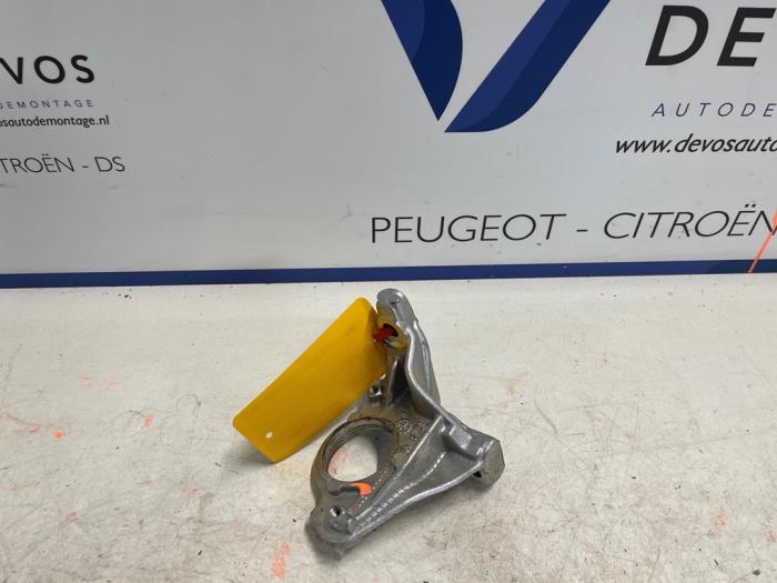 Used Engine mount DS Automobiles DS 4 1.6 16V PureTech 215 Price € 20,00 Margin scheme offered by De Vos Onderdelen