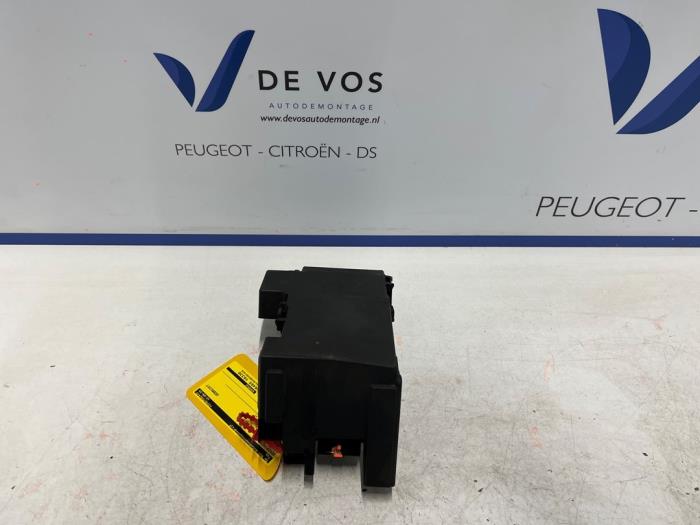 Fuse boxes with part number 6500GQ stock | ProxyParts.com