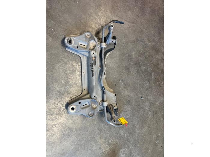 Used Subframe Peugeot 208 II (UB/UH/UP) 1.2 Vti 12V PureTech 100 Price € 160,00 Margin scheme offered by De Vos Onderdelen