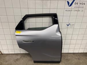 Begagnade Bakdörr, 4-dörrars, höger DS Automobiles DS 3/Crossback (UC/UJ/UR) 1.2 12V PureTech 100 Pris € 450,00 Marginaltabell erbjuds av De Vos Onderdelen