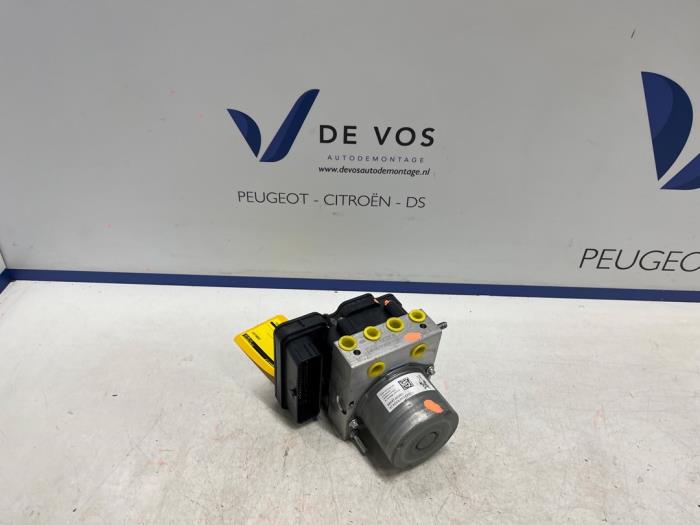 Begagnade ABS-pump Peugeot 308 SW (F4/FC/FN/FR) 1.2 PureTech Hybrid 136 Pris € 350,00 Marginaltabell erbjuds av De Vos Onderdelen