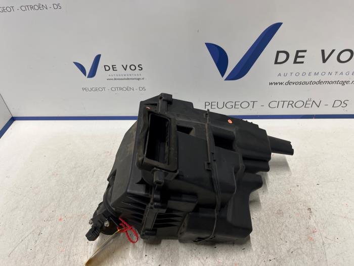 Gebrauchte Luftfiltergehäuse Peugeot 308 (L3/L8/LB/LH/LP) 2.0 BlueHDi 150 16V Preis € 80,00 Margenregelung angeboten von De Vos Onderdelen