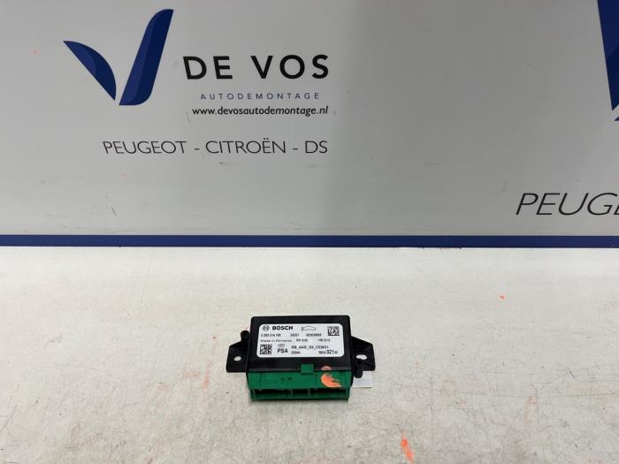 Begagnade PDC-modul Peugeot 3008 II (M4/MC/MJ/MR) 1.6 16V HYbrid 225 Pris € 70,00 Marginaltabell erbjuds av De Vos Onderdelen