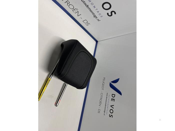 Begagnade Nackstöd Peugeot 208 II (UB/UH/UP) 1.2 Vti 12V PureTech 130 Pris € 100,00 Marginaltabell erbjuds av De Vos Onderdelen