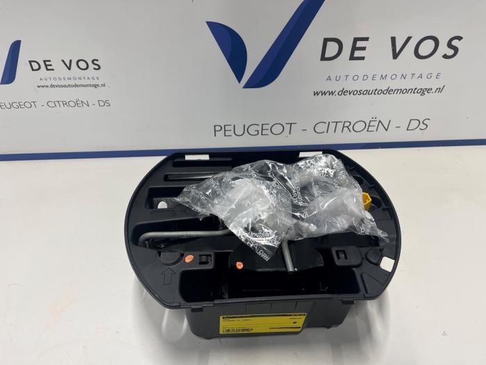 Używane Dzwignik Citroen C3 (SX/SW) 1.0 Vti 12V PureTech Cena € 45,00 Procedura marży oferowane przez De Vos Onderdelen