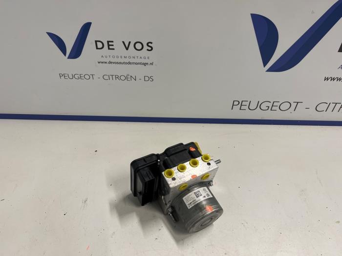 Begagnade ABS-pump Peugeot 308 (F3/FB/FH/FM/FP) 1.2 PureTech Hybrid 136 Pris € 350,00 Marginaltabell erbjuds av De Vos Onderdelen