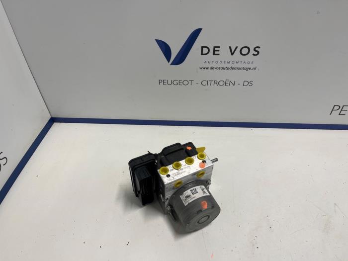 Usagé Bloc ABS Peugeot 308 (F3/FB/FH/FM/FP) 1.2 PureTech Hybrid 136 Prix € 350,00 Règlement à la marge proposé par De Vos Onderdelen