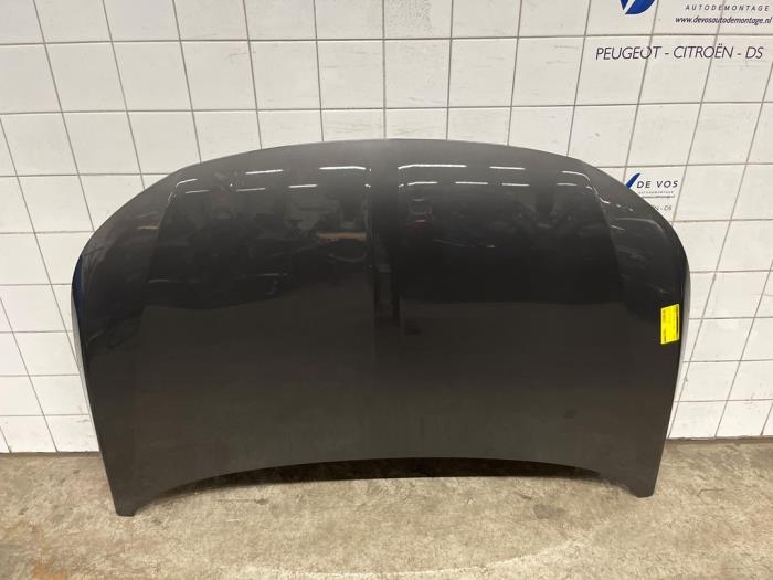 Używane Maska DS Automobiles DS 7 Crossback 1.6 16V PureTech 225 Cena € 500,00 Procedura marży oferowane przez De Vos Onderdelen