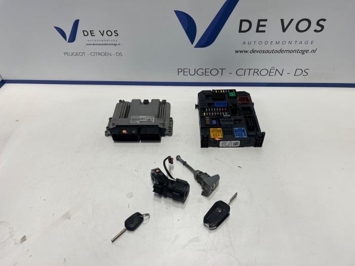 Used Engine management computer Opel Corsa F (UB/UH/UP) 1.5 CDTI 100 Price € 350,00 Margin scheme offered by De Vos Onderdelen