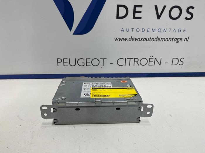 Używane Radio Peugeot 508 SW (8E/8U) 1.6 BlueHDI 120 Cena € 250,00 Procedura marży oferowane przez De Vos Onderdelen