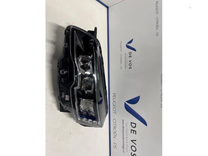 Używane Reflektor lewy Peugeot 508 SW (8E/8U) 1.6 BlueHDI 120 Cena € 650,00 Procedura marży oferowane przez De Vos Onderdelen