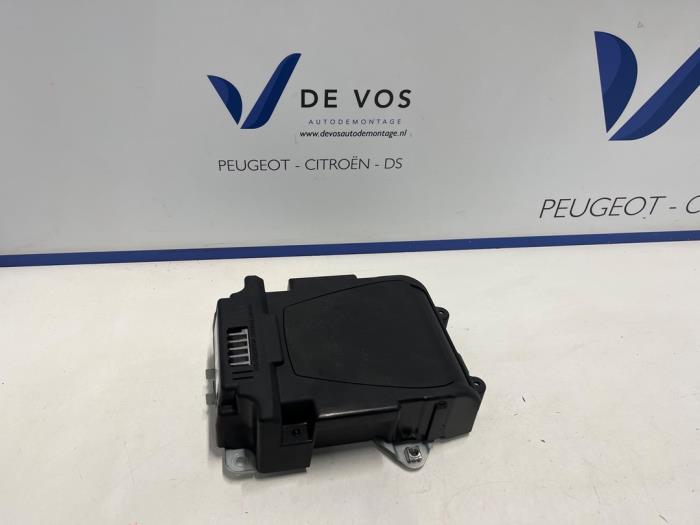 Gebrauchte Frontscheibenanzeige Peugeot 508 SW (8E/8U) 1.6 BlueHDI 120 Preis € 250,00 Margenregelung angeboten von De Vos Onderdelen