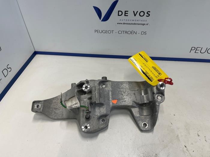 Usagé Support dynamo bas Citroen C5 Aircross I (A4/AC/AJ/AR) 1.6 Hybrid 225 16V Prix € 55,00 Règlement à la marge proposé par De Vos Onderdelen
