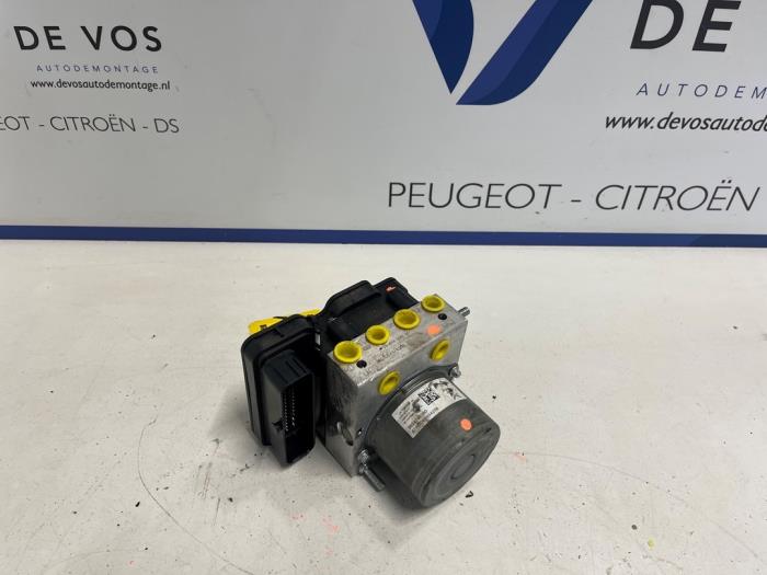 Begagnade ABS-pump Peugeot 308 (F3/FB/FH/FM/FP) 1.2 PureTech Hybrid 136 Pris € 350,00 Marginaltabell erbjuds av De Vos Onderdelen