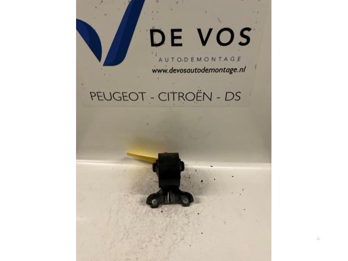 Used Engine mount Citroen C-Crosser 2.2 HDiF 16V Price € 45,00 Margin scheme offered by De Vos Onderdelen