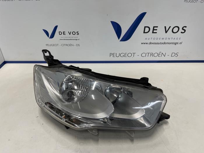 Używane Reflektor prawy Citroen C-Elysee (DD) 1.6 HDi 92 Cena € 160,00 Procedura marży oferowane przez De Vos Onderdelen