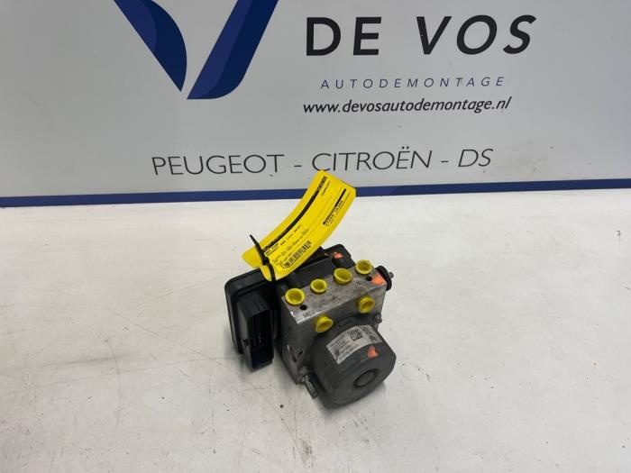 Usagé Bloc ABS Peugeot 308 (L3/L8/LB/LH/LP) 1.6 16V GTi 270 Prix € 160,00 Règlement à la marge proposé par De Vos Onderdelen