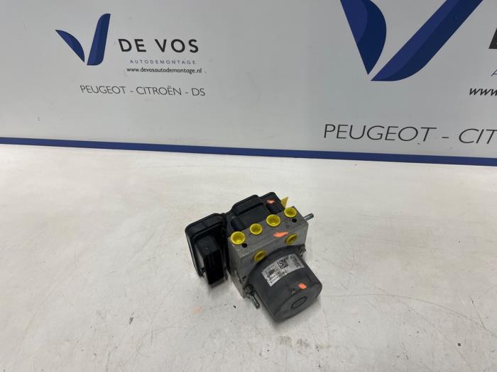 Usagé Bloc ABS Peugeot Expert (V1/VA/VB/VE/VF/VT/VY) 2.0 Blue HDi 150 16V Prix € 350,00 Règlement à la marge proposé par De Vos Onderdelen