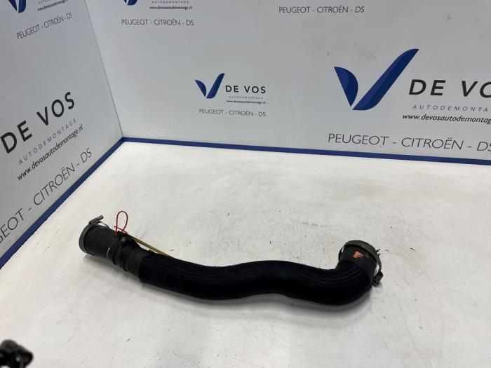 Usagé Tuyau intercooler Peugeot Expert (V1/VA/VB/VE/VF/VT/VY) 2.0 Blue HDi 150 16V Prix € 60,00 Règlement à la marge proposé par De Vos Onderdelen