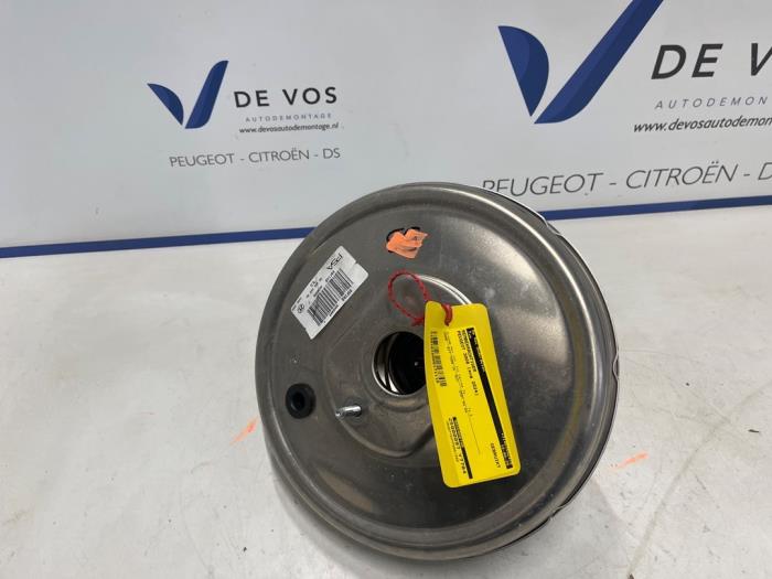 Usagé Servo frein Peugeot 3008 III 1.2 12V Hybrid 136 Prix € 160,00 Règlement à la marge proposé par De Vos Onderdelen