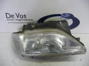 Używane Reflektor prawy Citroen Xsara (N1) 1.8i SX,Excl.Autom. Cena € 45,00 Procedura marży oferowane przez De Vos Autodemontagebedrijf