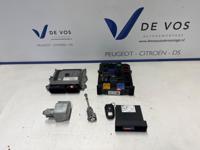 Used Engine management computer Peugeot 2008 (UD/UK/UR/US/UX) 1.2 VTi 12V PureTech 100 Price € 350,00 Margin scheme offered by De Vos Onderdelen