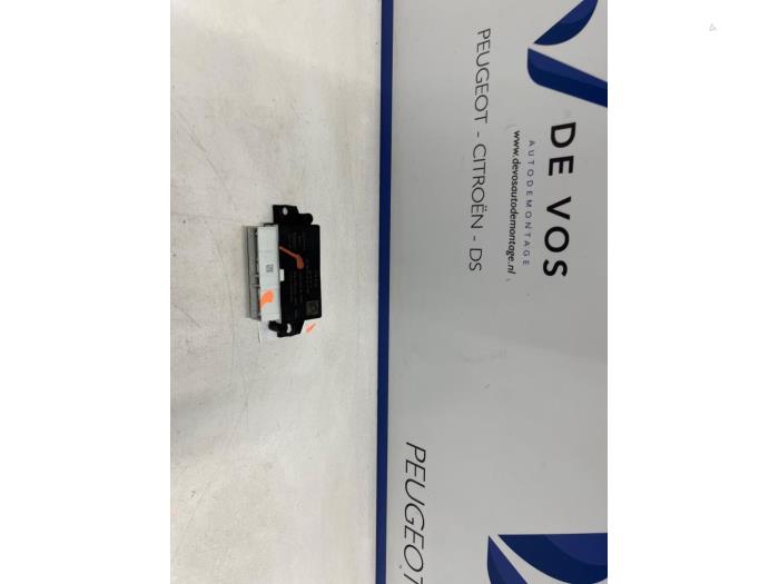 Begagnade PDC-modul Peugeot 2008 (UD/UK/UR/US/UX) 1.2 VTi 12V PureTech 130 Pris € 45,00 Marginaltabell erbjuds av De Vos Onderdelen