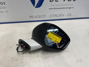 Usados Retrovisor externo derecha Citroen C4 Picasso (3D/3E) 1.2 12V PureTech 130 Precio € 300,00 Norma de margen ofrecido por De Vos Onderdelen