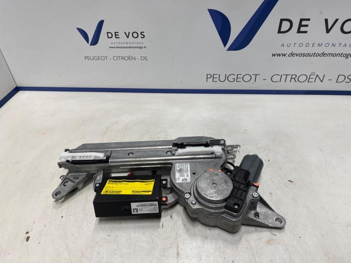 Używane Silnik tylnej klapy Peugeot 508 SW (8E/8U) 2.0 BlueHDi 150 16V Cena € 200,00 Procedura marży oferowane przez De Vos Onderdelen