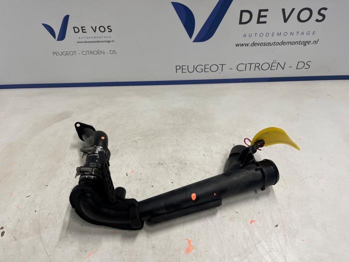 Używane Przewód Turbo Citroen C5 III Tourer (RW) 2.0 HDiF 16V 160 Cena € 55,00 Procedura marży oferowane przez De Vos Onderdelen