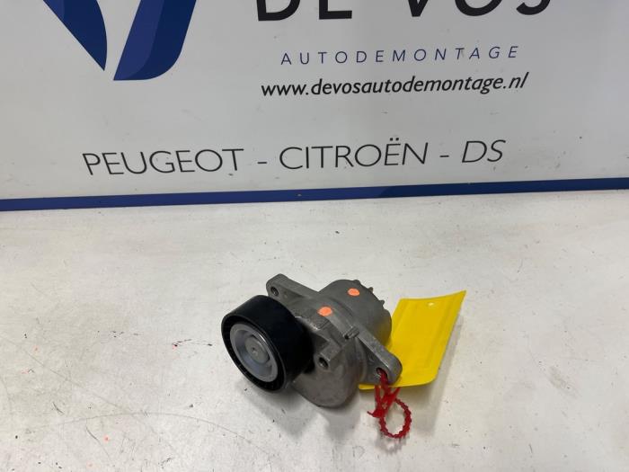 Usados Rodillo tensor correa múltiple Peugeot Expert (V1/VA/VB/VE/VF/VT/VY) 2.0 Blue HDi 145 16V Precio € 90,00 Norma de margen ofrecido por De Vos Onderdelen