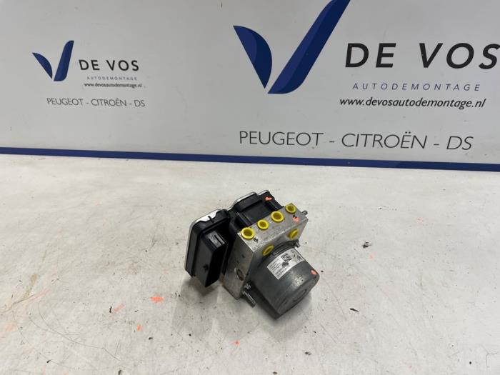Begagnade ABS-pump Peugeot 408 1.6 16V HYbrid 225 Pris € 450,00 Marginaltabell erbjuds av De Vos Onderdelen