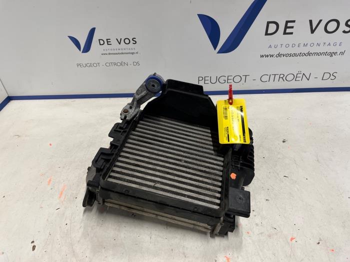 Usados Intercooler Peugeot 408 1.6 16V HYbrid 225 Precio € 160,00 Norma de margen ofrecido por De Vos Onderdelen