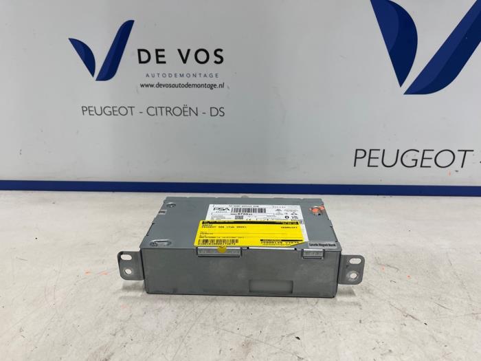 Używane Radio Peugeot 308 SW (F4/FC/FN/FR) 1.2 12V PureTech 130 Cena € 350,00 Procedura marży oferowane przez De Vos Onderdelen