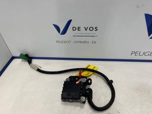 Begagnade Adaptiv farthållare, sensor (avstånd) Peugeot 208 II (UB/UH/UP) 1.2 Vti 12V PureTech 100 Pris € 325,00 Marginaltabell erbjuds av De Vos Onderdelen
