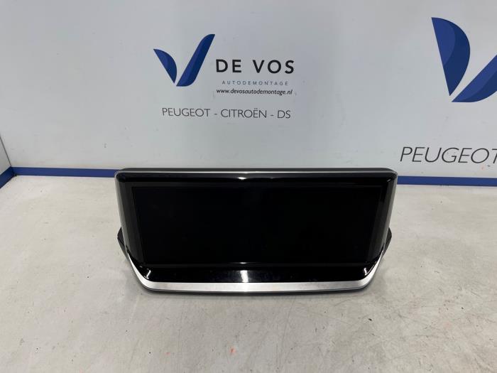 Begagnade Innerdisplay Peugeot 2008 (UD/UK/UR/US/UX) e-2008 54 kWh Pris € 250,00 Marginaltabell erbjuds av De Vos Onderdelen