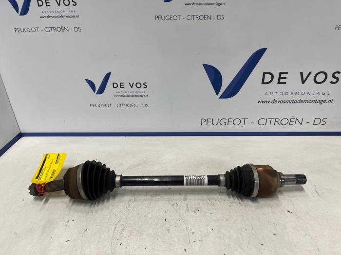 Gebrauchte Antriebswelle links vorne Peugeot Partner (EA//EF/EN/EU) 1.5 BlueHDi 100 Preis € 80,00 Margenregelung angeboten von De Vos Onderdelen