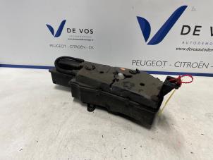 Begagnade Partikelfiltertank Citroen DS 5 2.0 BlueHDI 150 16V Pris € 115,00 Marginaltabell erbjuds av De Vos Onderdelen