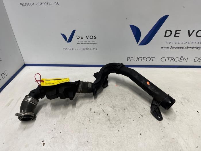 Używane Przewód Turbo Citroen DS 5 2.0 BlueHDI 150 16V Cena € 80,00 Procedura marży oferowane przez De Vos Onderdelen