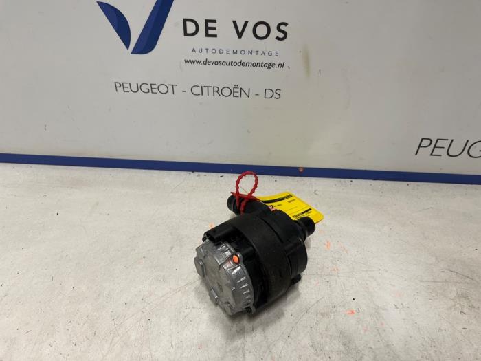 Begagnade Extra vattenpump DS Automobiles DS 7 1.6 16V E-Tense 225 Pris € 80,00 Marginaltabell erbjuds av De Vos Onderdelen