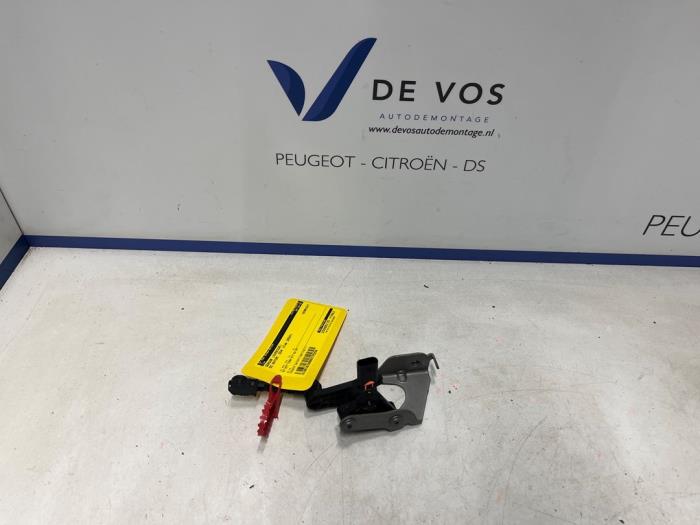 Begagnade Sensor (övriga) DS Automobiles DS 4 1.2 12V Hybrid 136 Pris € 30,00 Marginaltabell erbjuds av De Vos Onderdelen