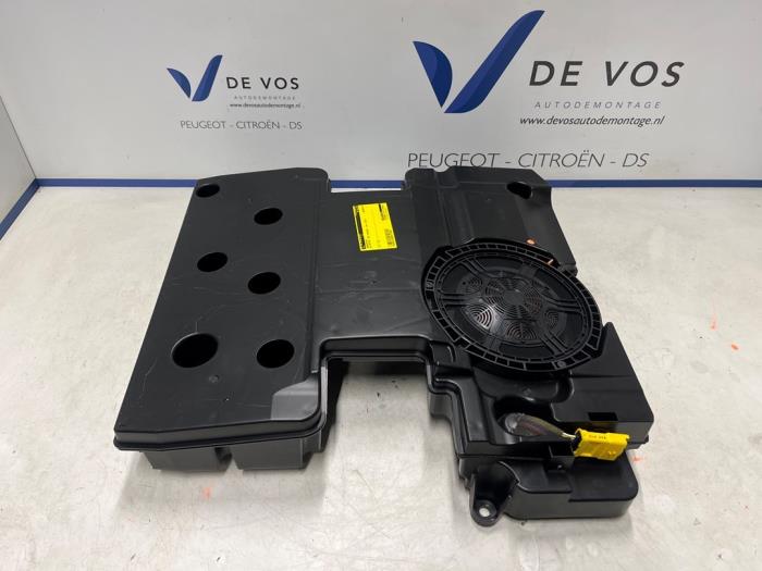 Begagnade Bashögtalare DS Automobiles DS 7 1.6 16V E-Tense 225 Pris € 135,00 Marginaltabell erbjuds av De Vos Onderdelen