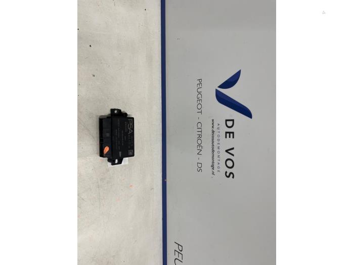 Begagnade PDC-modul Peugeot 408 1.2 12V PureTech 130 Pris € 90,00 Marginaltabell erbjuds av De Vos Onderdelen