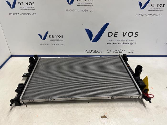 Used Radiator Peugeot 408 1.2 12V PureTech 130 Price € 100,00 Margin scheme offered by De Vos Onderdelen