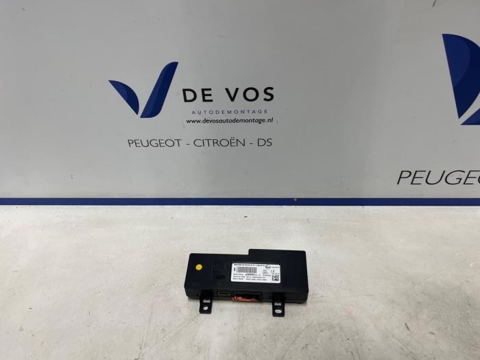 Używane Interfejs telefoniczny DS Automobiles DS 7 Crossback 1.5 BlueHDI 130 Cena € 160,00 Procedura marży oferowane przez De Vos Onderdelen