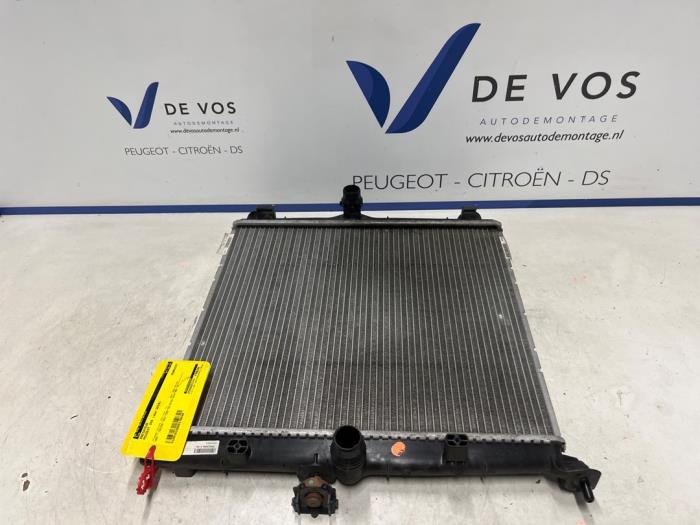 Used Radiator Peugeot 208 II (UB/UH/UP) 1.2 Vti 12V PureTech 75 Price € 100,00 Margin scheme offered by De Vos Onderdelen