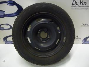 Usagé Jante + pneu d'hiver Citroen C3 (FC/FL/FT) 1.4 16V Sensodrive Prix € 70,00 Règlement à la marge proposé par De Vos Autodemontagebedrijf