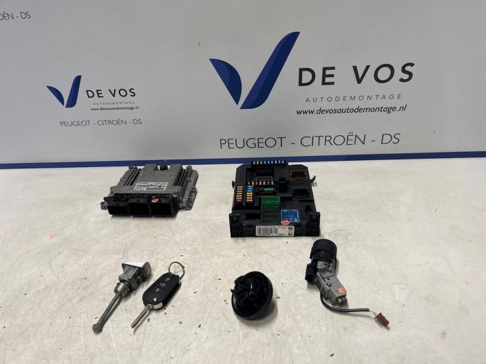 Used Engine management computer Peugeot 208 I (CA/CC/CK/CL) 1.6 16V GTI Price € 350,00 Margin scheme offered by De Vos Onderdelen