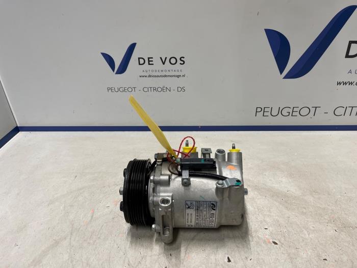 Usagé Compresseur de clim Opel Corsa F (UB/UH/UP) 1.2 12V 75 Prix € 160,00 Règlement à la marge proposé par De Vos Onderdelen
